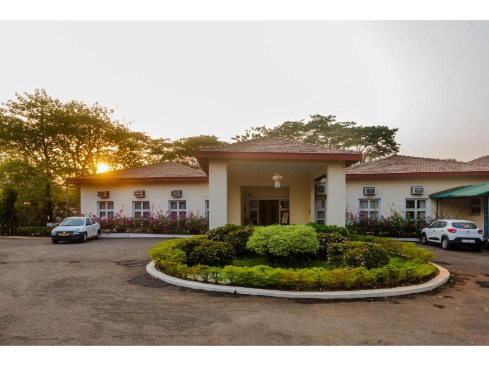 Modi'S Resort, Karjat Exterior foto