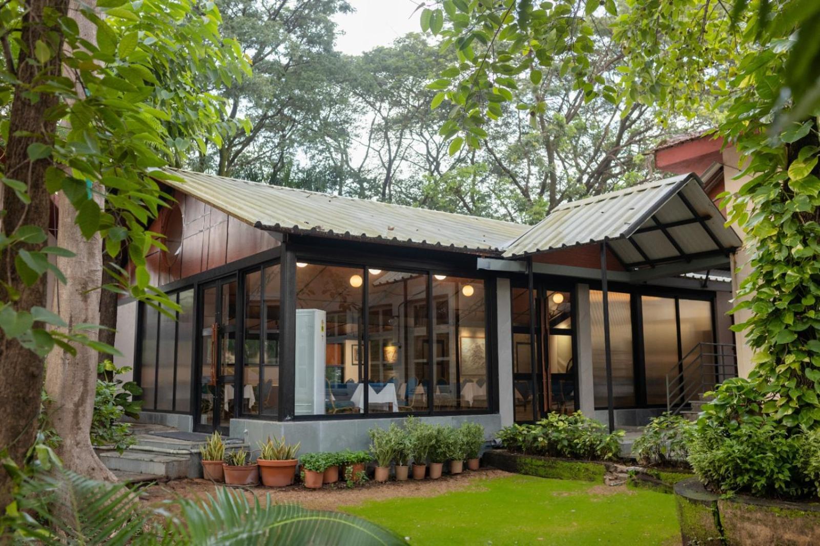 Modi'S Resort, Karjat Exterior foto